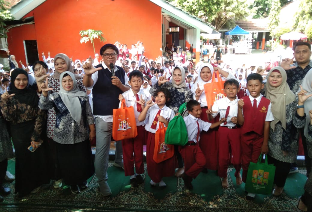 Wisata LiterAsyik Ke SDN Duren Sawit 02 Pagi